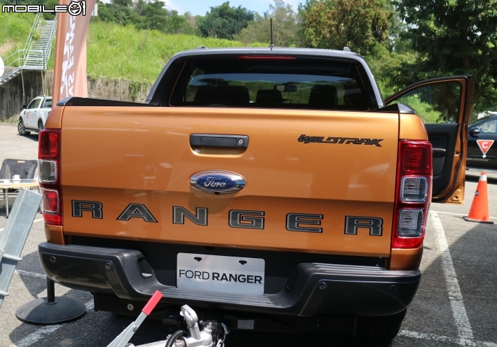 不管是柏油路或是石頭路,只要有FORD RANGER 就都是好路