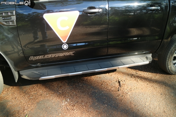 不管是柏油路或是石頭路,只要有FORD RANGER 就都是好路
