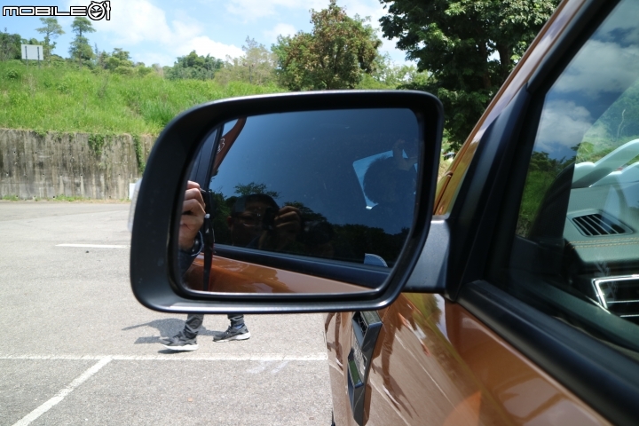 不管是柏油路或是石頭路,只要有FORD RANGER 就都是好路