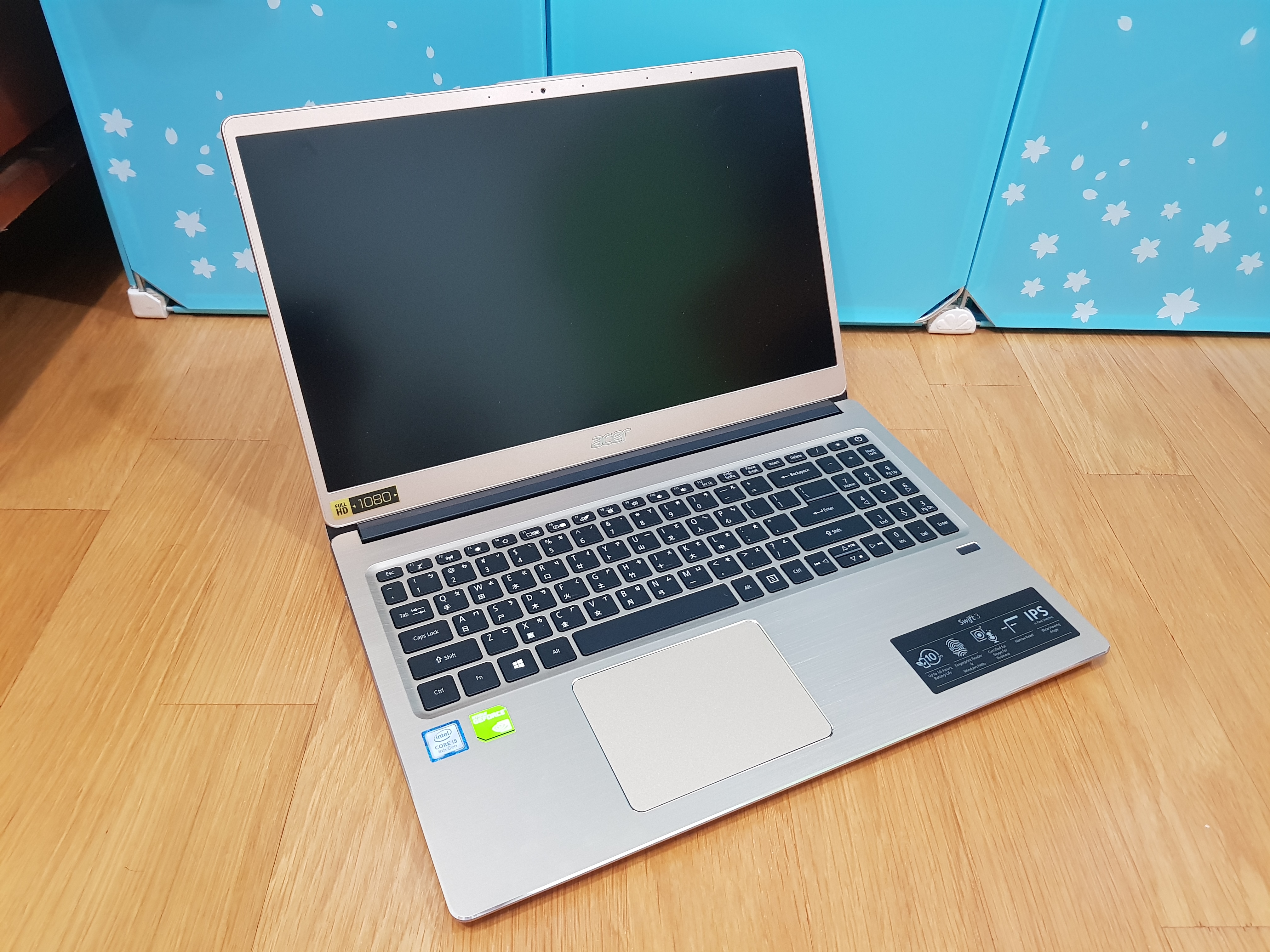 【小宅開箱】【閒聊】Acer Swift 3 SF315-52G 香檳金 現代化的隱形文書戰機