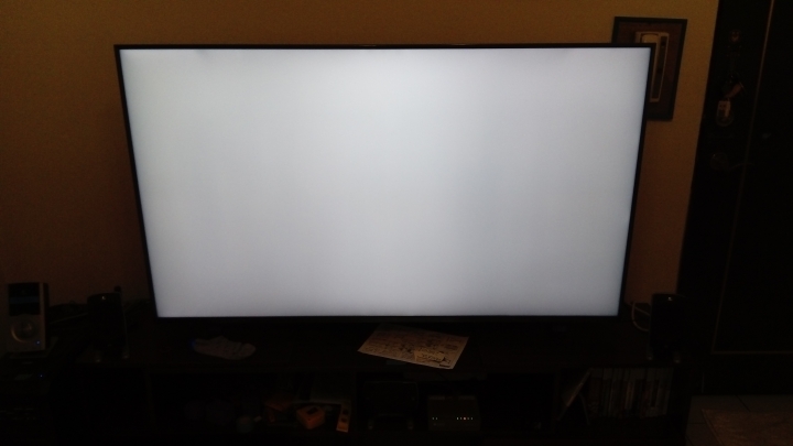 請問各位有買Benq SW700系列的朋友們,你們的畫面也會這樣嗎??