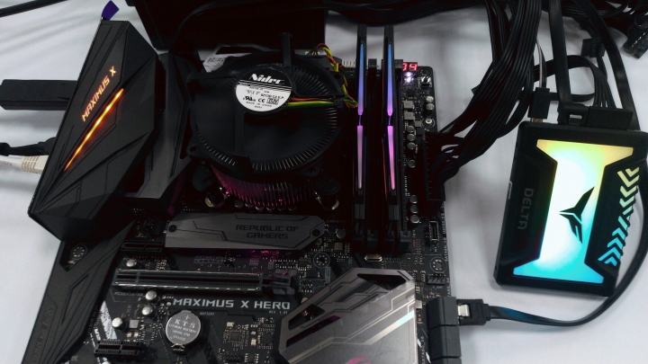 十銓 NIGHT HAWK RGB DDR4、DELTA RGB SSD開箱