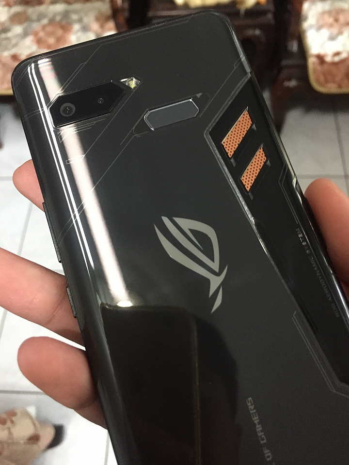 ROG Phone 背貼.保護貼分享