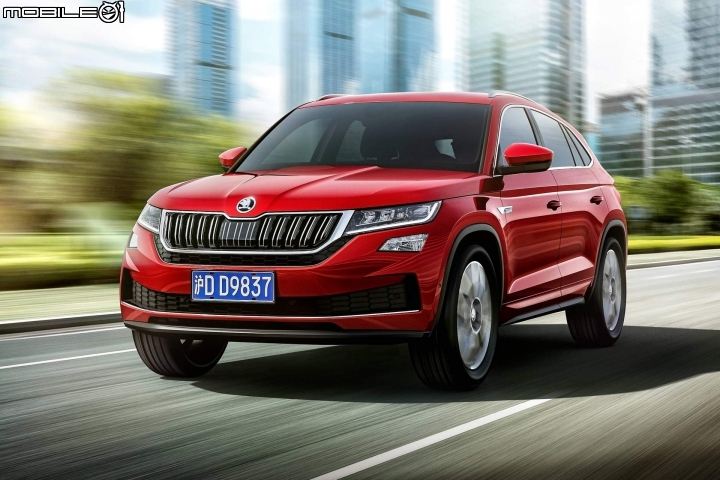 Skoda Kodiaq GT,照片中可以看到,外型雖然在車頭部分與Kodiaq幾乎相同,不過自B柱以後的設計截然不同。 Skoda Kodiaq GT,照片中可以看到,外型雖然在車頭部分與Kodiaq幾乎相同,不過自B柱以後的設計截然不同。