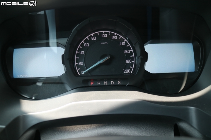 不管是柏油路或是石頭路,只要有FORD RANGER 就都是好路