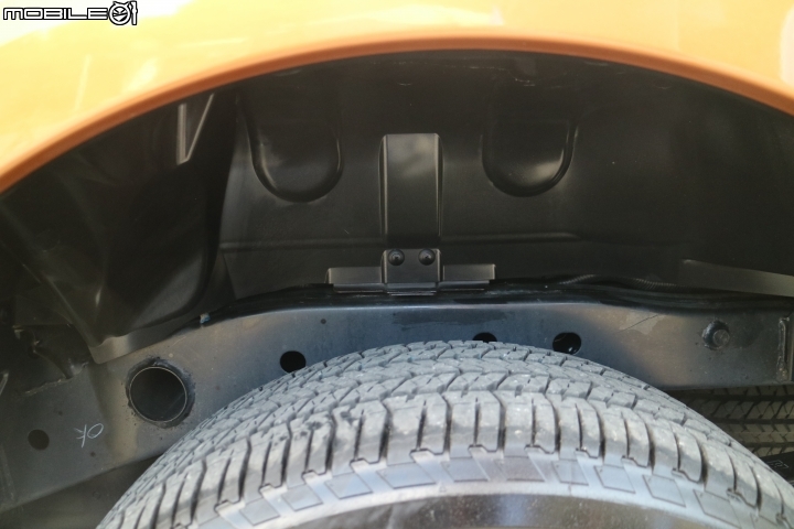 不管是柏油路或是石頭路,只要有FORD RANGER 就都是好路