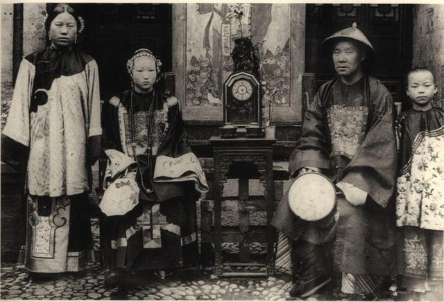 這才是清朝官員真實形象:圖3是收復新疆左宗棠,圖9是大貪官和珅