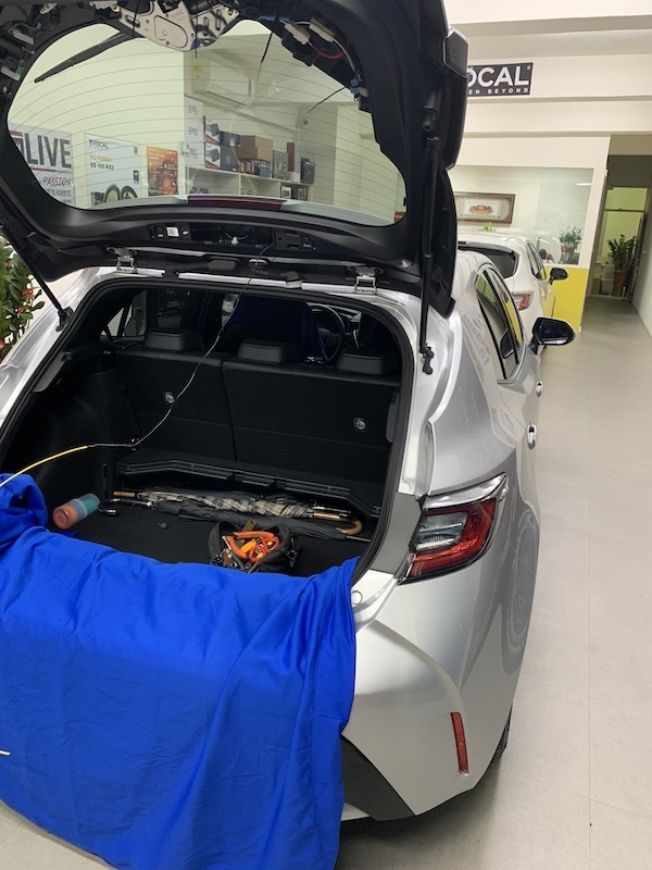 AURIS 專用倒車視訊鏡頭及行車記錄器拉線(DIY施工參考)