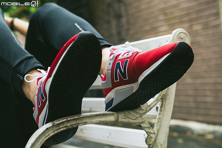 九零年代的撞色之美  New Balance「The New 247 Heritage」實穿分享