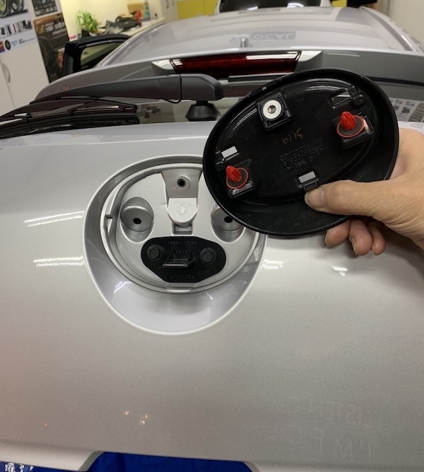 AURIS 專用倒車視訊鏡頭及行車記錄器拉線(DIY施工參考)