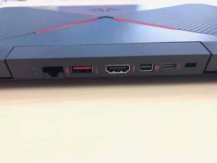 新機入手 OMEN by HP 15-dc0086TX 簡單開箱分享!!