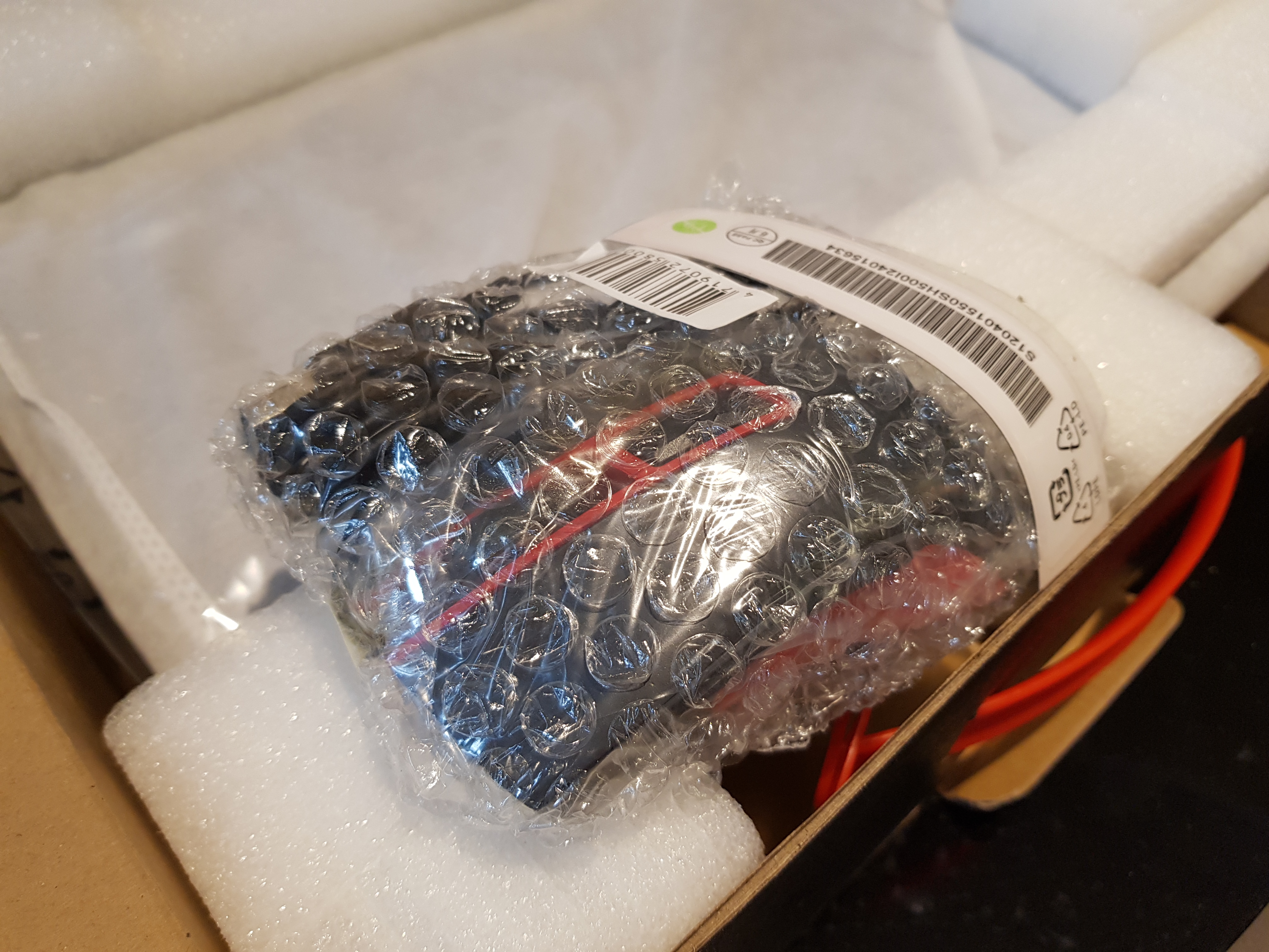 【小宅開箱】【閒聊】MSI GP63-8RE 平價-也能成為電競的一席