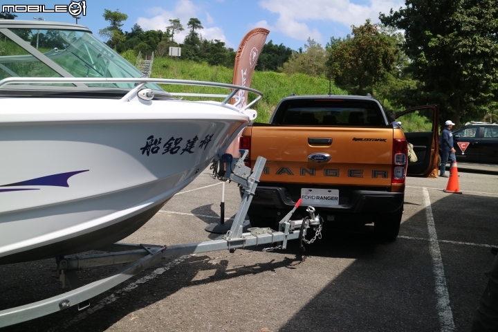 不管是柏油路或是石頭路,只要有FORD RANGER 就都是好路