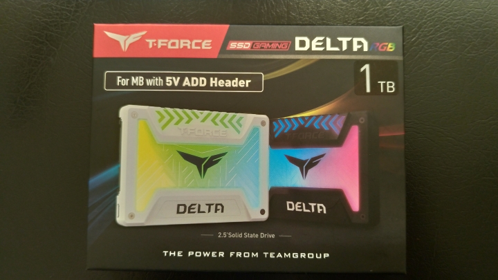 十銓 NIGHT HAWK RGB DDR4、DELTA RGB SSD開箱