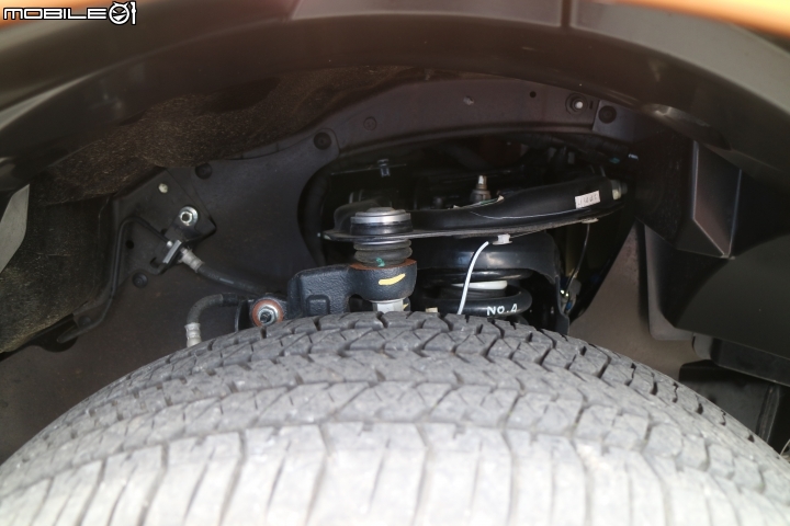 不管是柏油路或是石頭路,只要有FORD RANGER 就都是好路