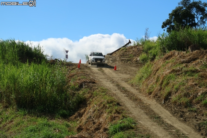 不管是柏油路或是石頭路,只要有FORD RANGER 就都是好路