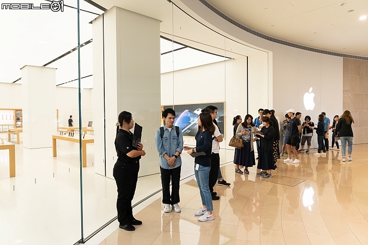 Apple iPhone XR 開賣! 小惡魔帶你看六色實機質感!