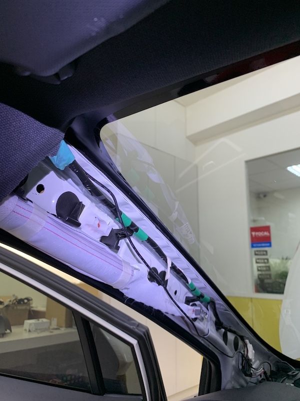 AURIS 專用倒車視訊鏡頭及行車記錄器拉線(DIY施工參考)