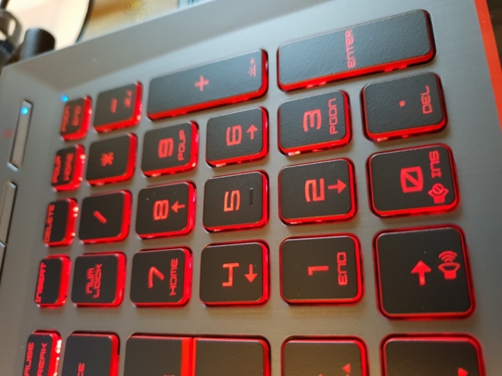 人生第一台電競筆電 MSI GV62 8RC-202TW不專業開箱