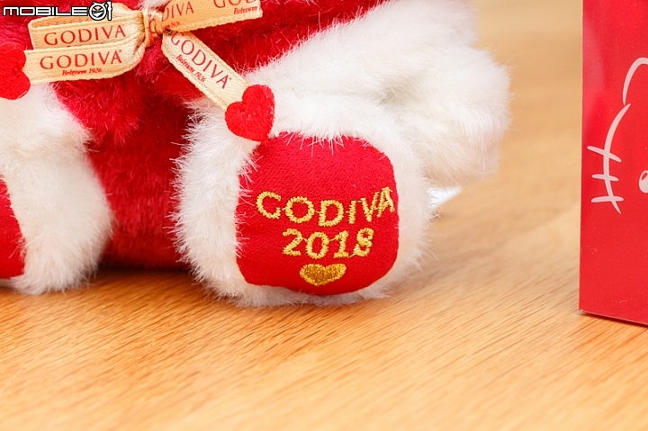 【全台限量2000組】2018 GODIVA x Hello Kitty 聖誕節禮盒