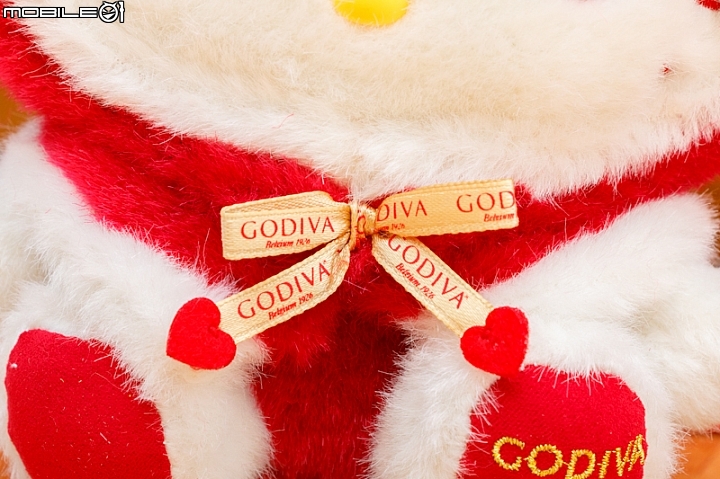 【全台限量2000組】2018 GODIVA x Hello Kitty 聖誕節禮盒