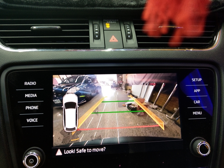 Skoda octavia vrs 安全好本事 之 盲點偵測 跟倒車顯影篇