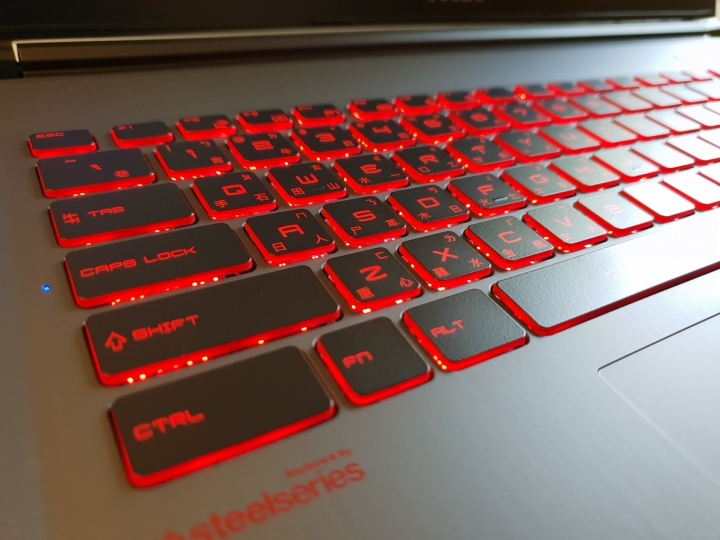 人生第一台電競筆電 MSI GV62 8RC-202TW不專業開箱