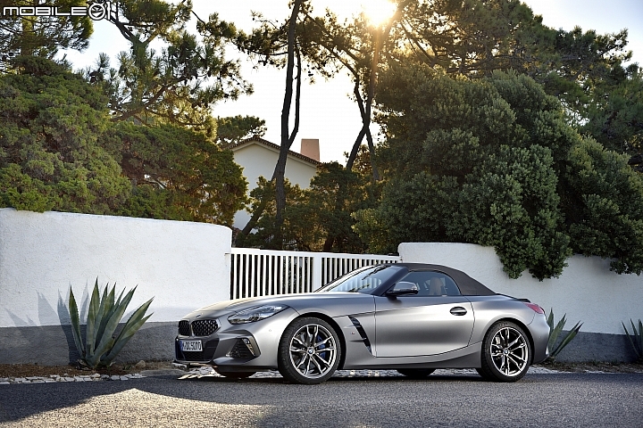 【海外情報】BMW新一代Z4 sDrive20i/30i接棒登場,入門2.0升享6.6秒破百實力!