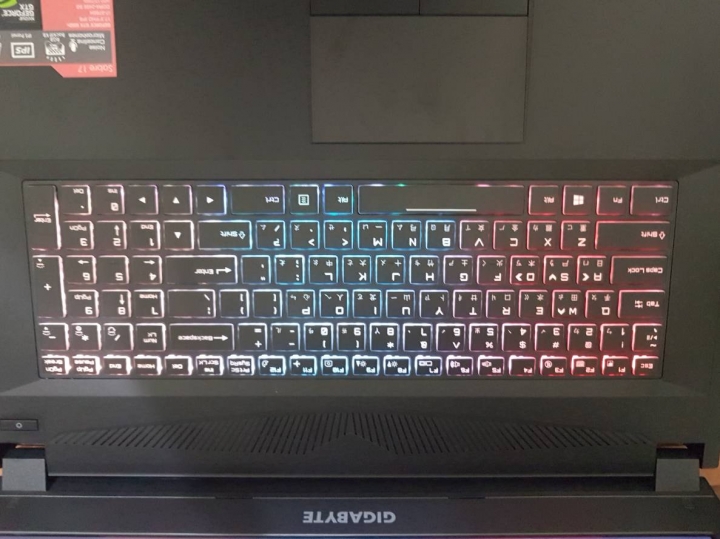 雙11剁手手筆電技嘉SABRE17 k8 1050ti 4g 電競RGB鍵盤筆電