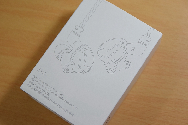 開箱 體驗 KZ ZSN 可換線入耳式耳機 亮眼外型 CP超值高端耳機