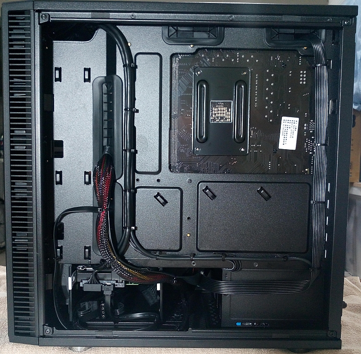 電腦整線-Fractal Design-Define Mini C