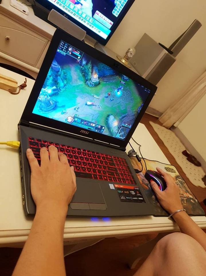 人生第一台電競筆電 MSI GV62 8RC-202TW不專業開箱