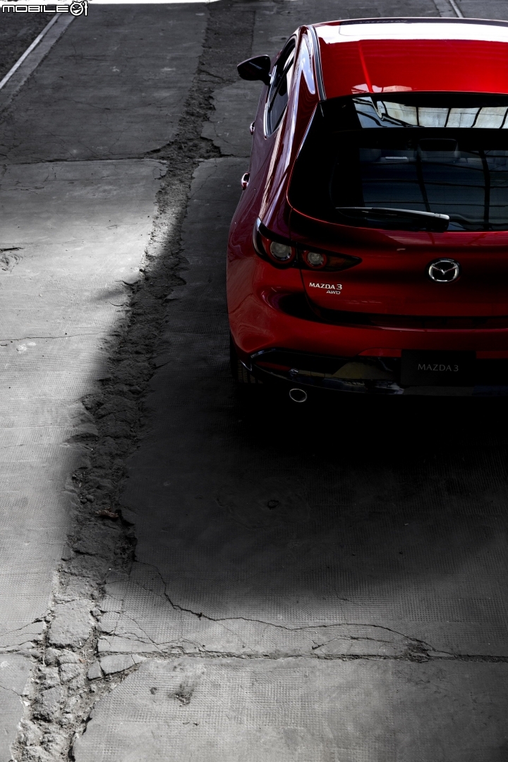 【海外情報】全新大改款Mazda 3 首批正式樣貌照片曝光!