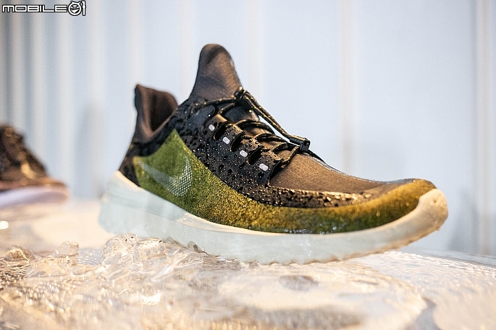NIKE RUN UTILITY 跑步系列- 軍綠配色 NIKE RUN UTILITY 跑步系列- 軍綠配色
