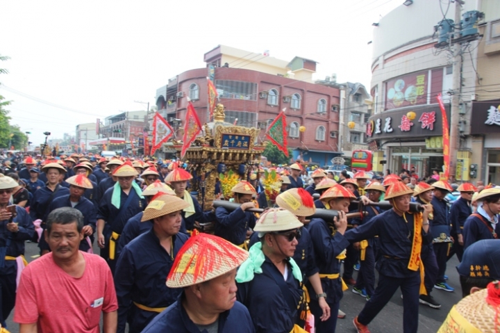 「一生中一定要參與一次的台灣傳統文化祭典」戊戌正科東港迎王騎記