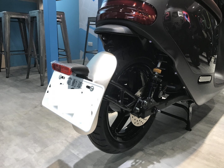 Gogoro S2 Café Racer交車之落地改!(圖多慎入)