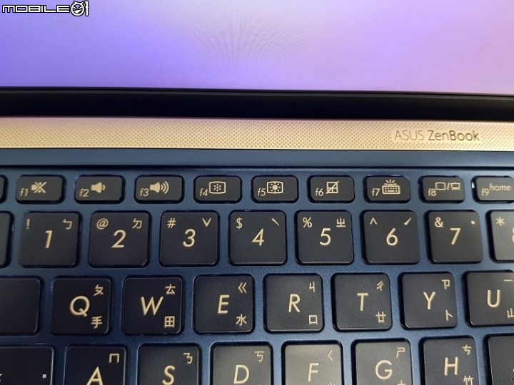 小機身也不用犧牲數字九宮格的 Zenbook 14 UX433新機開箱