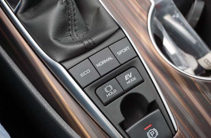 Toyota All New CAMRY Hybrid版試駕初體驗~