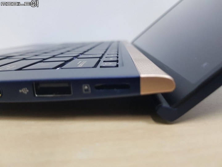 小機身也不用犧牲數字九宮格的 Zenbook 14 UX433新機開箱
