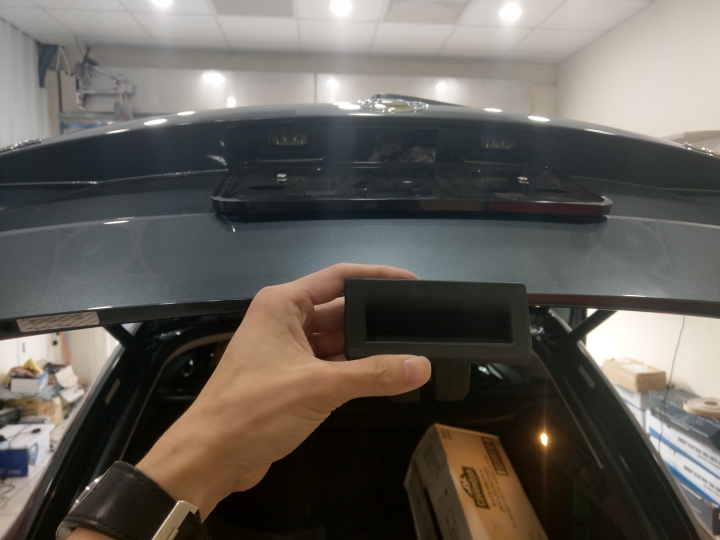 SKODA Octavia Combi 1.0 不專業開箱 原廠倒車顯影以及保險絲熄火斷電
