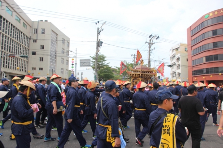 「一生中一定要參與一次的台灣傳統文化祭典」戊戌正科東港迎王騎記