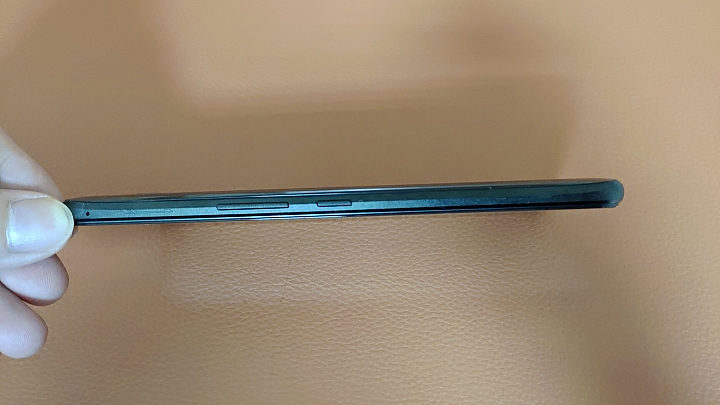128GB版的ROG Phone 爽玩吃雞