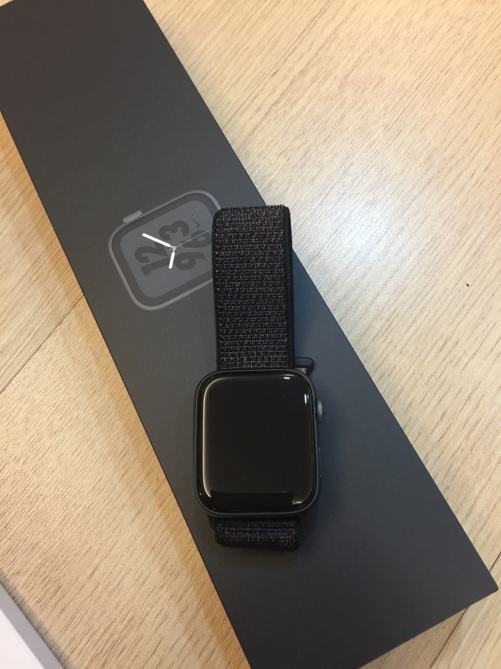 Apple watch s4 GPS Nike+ 無法安裝 第三方APP & 手機型號統計