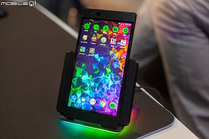 背光電競潮機再臨！Razer Phone 2 11/17開賣，售價25,990元