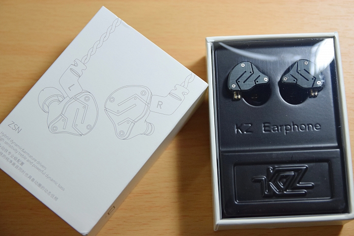 開箱 體驗 KZ ZSN 可換線入耳式耳機 亮眼外型 CP超值高端耳機