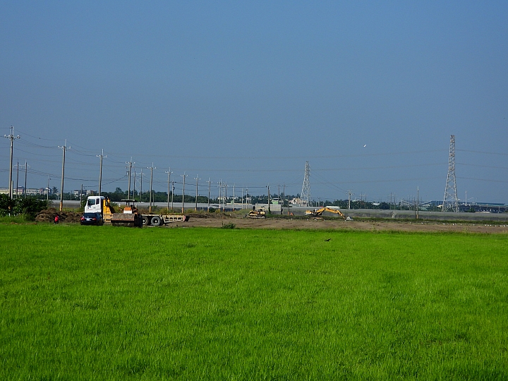 大鵬灣燈會明年2月19日~3月3日,12月3日南州牧草專業區開始整地停車場。