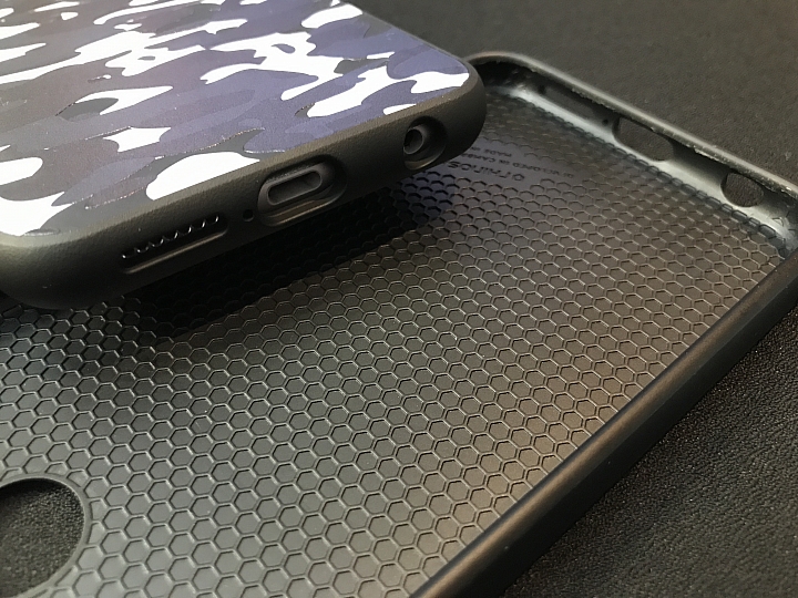 個人認為手感最好的搭配:ZenFone 5 x 犀牛盾