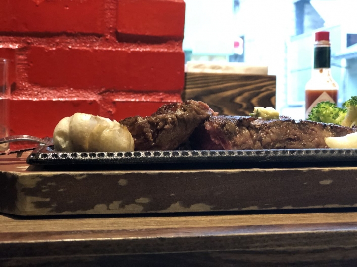 Totsuzen Steak現切現煎以克計價濕式熟成牛排 : 老饕吃巧首選, 打造客製化牛排!