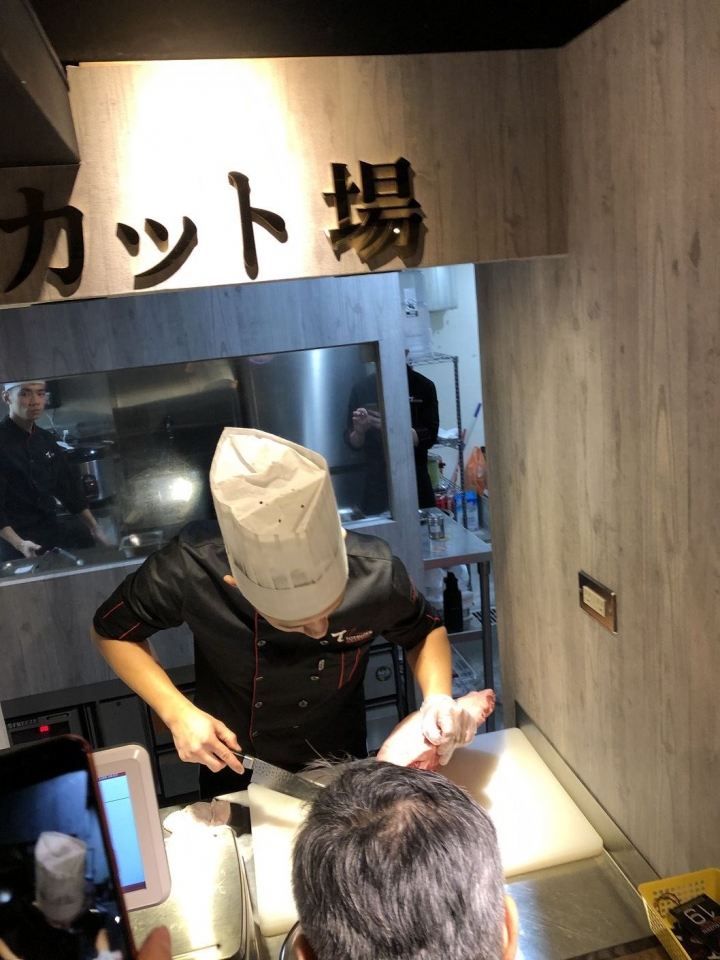 Totsuzen Steak現切現煎以克計價濕式熟成牛排 : 老饕吃巧首選, 打造客製化牛排!