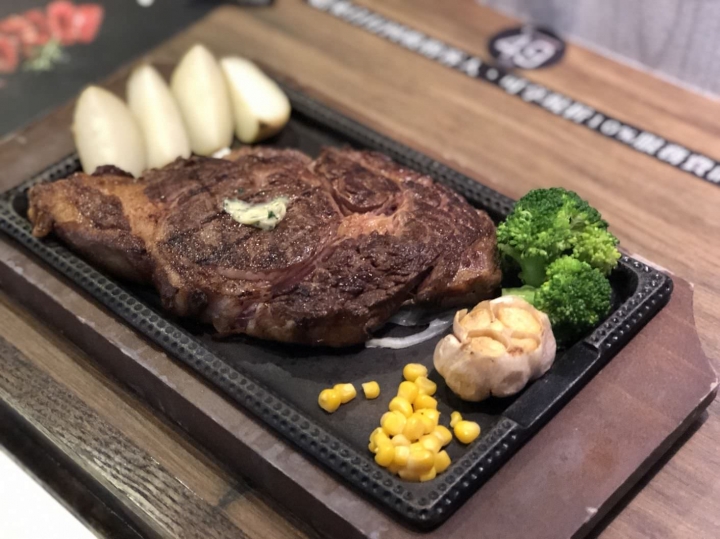 Totsuzen Steak現切現煎以克計價濕式熟成牛排 : 老饕吃巧首選, 打造客製化牛排!